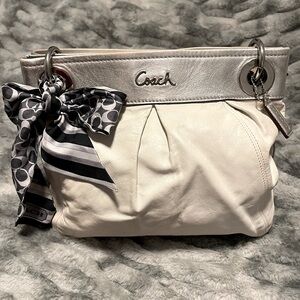 Vintage Coach Ashley Cream and Silver Leather purse